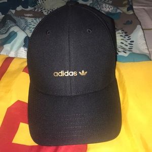 adidas hat (cap)